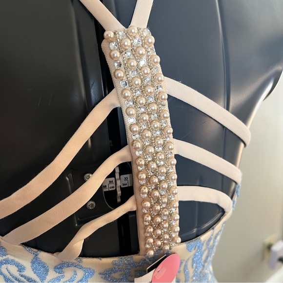 NWT Speechless Blue & Tan Halter Prom Dress Size 0 - Picture 10 of 13